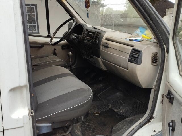 Белый ГАЗ 2217 Соболь, объемом двигателя 0 л и пробегом 220 тыс. км за 1422 $, фото 3 на Automoto.ua