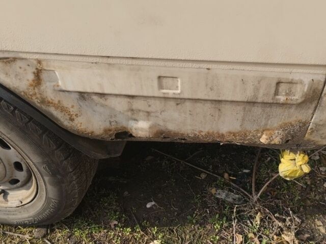 Белый ГАЗ 2217 Соболь, объемом двигателя 2.3 л и пробегом 280 тыс. км за 2050 $, фото 5 на Automoto.ua