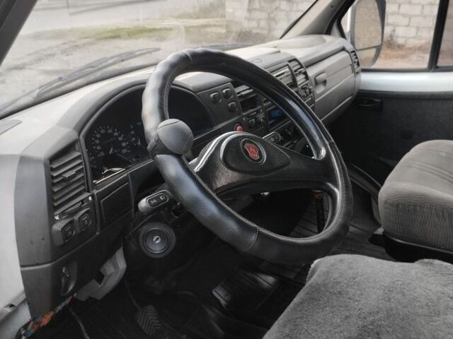 Белый ГАЗ 2217 Соболь, объемом двигателя 2.3 л и пробегом 280 тыс. км за 2050 $, фото 6 на Automoto.ua