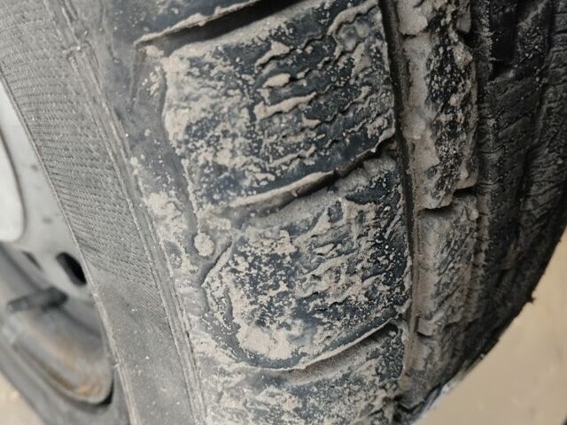 Белый ГАЗ 2217 Соболь, объемом двигателя 2.3 л и пробегом 280 тыс. км за 2050 $, фото 3 на Automoto.ua