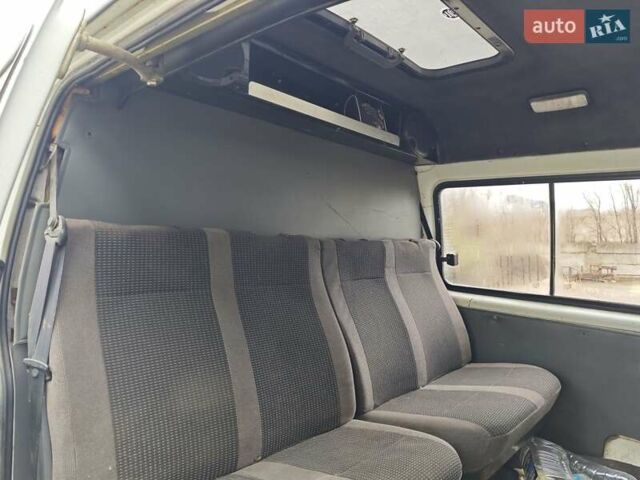 Белый ГАЗ 2217 Соболь, объемом двигателя 2.5 л и пробегом 225 тыс. км за 1800 $, фото 7 на Automoto.ua