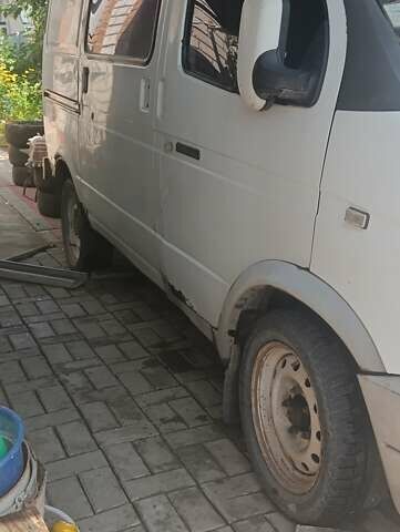 Белый ГАЗ 2217 Баргузин, объемом двигателя 2.3 л и пробегом 358 тыс. км за 1600 $, фото 8 на Automoto.ua