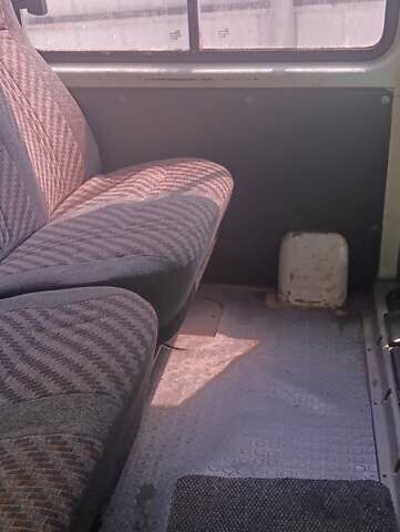 Белый ГАЗ 2217 Баргузин, объемом двигателя 2.3 л и пробегом 358 тыс. км за 1600 $, фото 3 на Automoto.ua