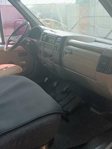 Белый ГАЗ 2217 Баргузин, объемом двигателя 2.3 л и пробегом 358 тыс. км за 1600 $, фото 5 на Automoto.ua