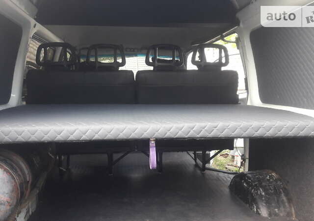 Белый ГАЗ 2217 Баргузин, объемом двигателя 2.7 л и пробегом 190 тыс. км за 4000 $, фото 5 на Automoto.ua