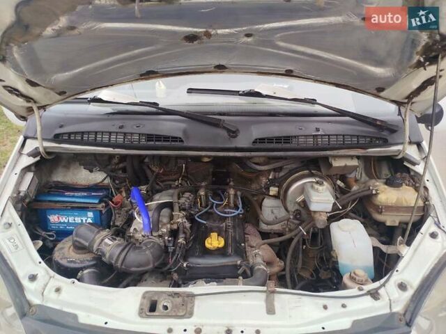 Белый ГАЗ 2217 Баргузин, объемом двигателя 2.46 л и пробегом 178 тыс. км за 3000 $, фото 7 на Automoto.ua