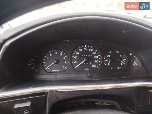 Белый ГАЗ 2217 Баргузин, объемом двигателя 2.46 л и пробегом 178 тыс. км за 3000 $, фото 6 на Automoto.ua