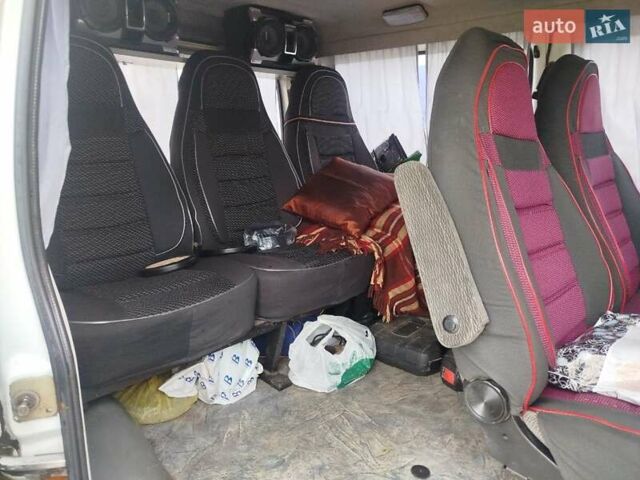 Белый ГАЗ 2217 Баргузин, объемом двигателя 2.46 л и пробегом 178 тыс. км за 3000 $, фото 9 на Automoto.ua