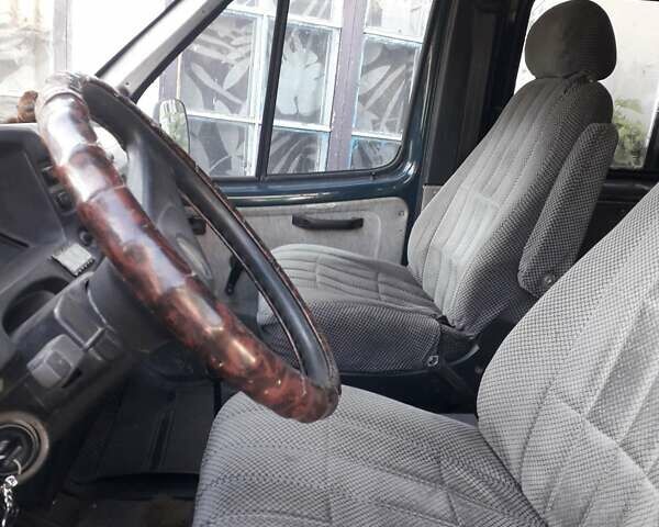 Зелений ГАЗ 2217 Баргузин, об'ємом двигуна 2.28 л та пробігом 896 тис. км за 2500 $, фото 4 на Automoto.ua