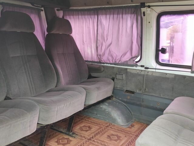 ГАЗ 2310 Соболь 2003 у Миколаєві на Automoto.ua Білий ГАЗ 2310 Соболь, об'ємом двигуна 2.3 л та пробігом 239 тис. км за 1900 $, фото 5 на Automoto.ua