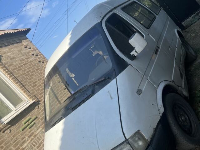 Белый ГАЗ 2310 Соболь, объемом двигателя 2.3 л и пробегом 250 тыс. км за 816 $, фото 2 на Automoto.ua