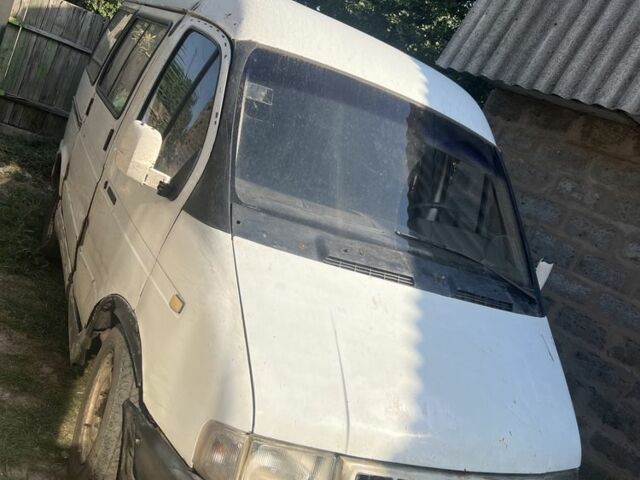 Белый ГАЗ 2310 Соболь, объемом двигателя 2.3 л и пробегом 250 тыс. км за 816 $, фото 1 на Automoto.ua