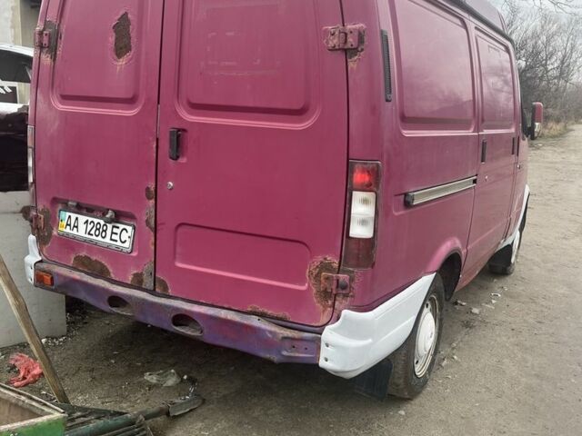 Красный ГАЗ 2310 Соболь, объемом двигателя 2.5 л и пробегом 1000 тыс. км за 500 $, фото 3 на Automoto.ua