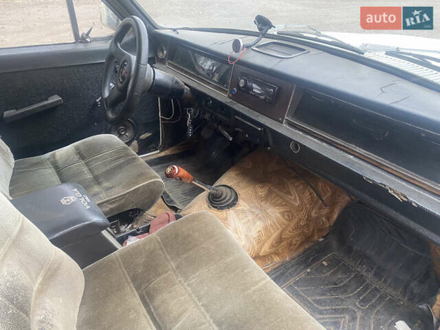 Белый ГАЗ 24-02 Волга, объемом двигателя 2.45 л и пробегом 92 тыс. км за 1100 $, фото 4 на Automoto.ua