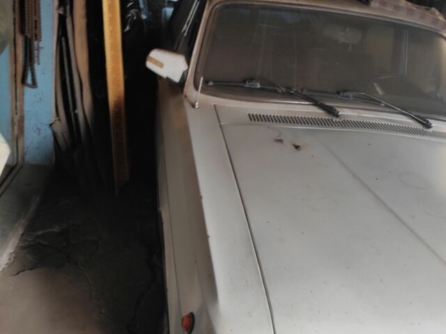 Білий ГАЗ 24-10 Волга, об'ємом двигуна 2.4 л та пробігом 10 тис. км за 947 $, фото 2 на Automoto.ua