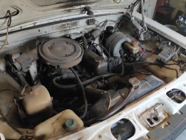 Білий ГАЗ 24-10 Волга, об'ємом двигуна 2.4 л та пробігом 10 тис. км за 947 $, фото 5 на Automoto.ua