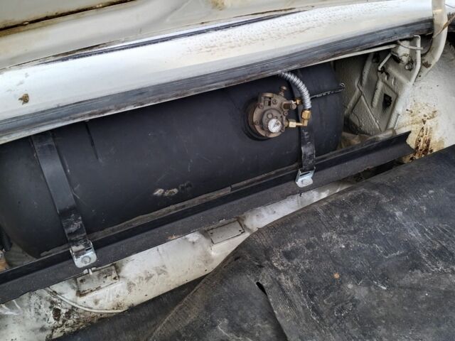 Белый ГАЗ 24-10 Волга, объемом двигателя 2.4 л и пробегом 95 тыс. км за 1500 $, фото 6 на Automoto.ua