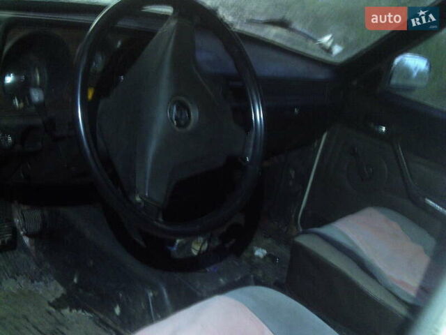 Белый ГАЗ 24-10 Волга, объемом двигателя 2.4 л и пробегом 210 тыс. км за 534 $, фото 3 на Automoto.ua