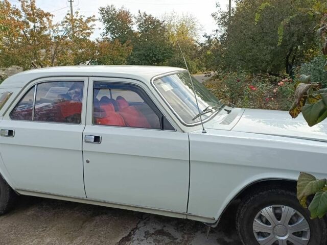 Білий ГАЗ 24-10 Волга, об'ємом двигуна 2.4 л та пробігом 100 тис. км за 1429 $, фото 3 на Automoto.ua