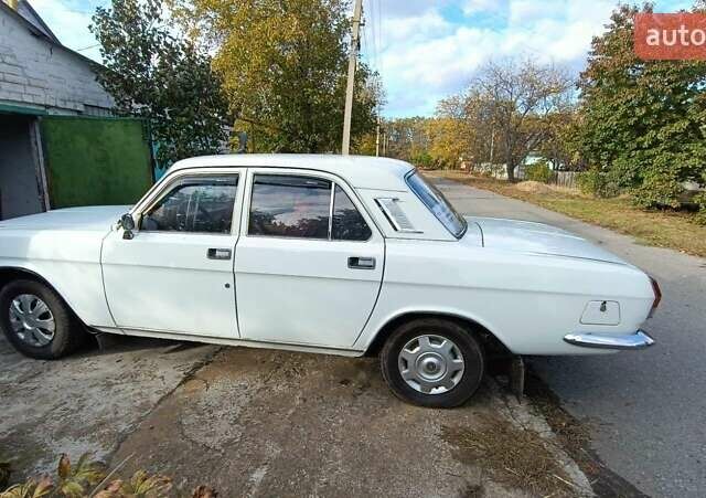 Белый ГАЗ 24-10 Волга, объемом двигателя 2.4 л и пробегом 100 тыс. км за 1429 $, фото 2 на Automoto.ua