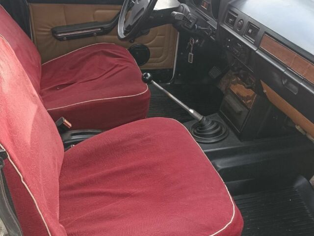 Білий ГАЗ 24-10 Волга, об'ємом двигуна 2.4 л та пробігом 100 тис. км за 1429 $, фото 5 на Automoto.ua