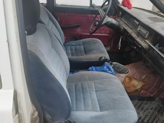 Белый ГАЗ 24-10 Волга, объемом двигателя 2.4 л и пробегом 150 тыс. км за 238 $, фото 4 на Automoto.ua