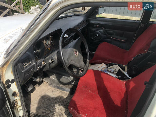 Белый ГАЗ 24-10 Волга, объемом двигателя 2.4 л и пробегом 111 тыс. км за 384 $, фото 9 на Automoto.ua