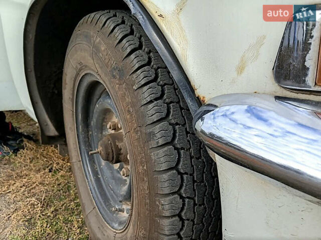 Белый ГАЗ 24-10 Волга, объемом двигателя 2.45 л и пробегом 100 тыс. км за 950 $, фото 5 на Automoto.ua