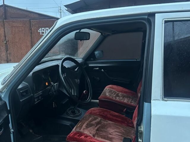 Белый ГАЗ 24-10 Волга, объемом двигателя 2.4 л и пробегом 999 тыс. км за 850 $, фото 4 на Automoto.ua