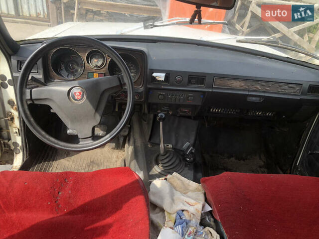 Белый ГАЗ 24-10 Волга, объемом двигателя 2.4 л и пробегом 111 тыс. км за 384 $, фото 13 на Automoto.ua