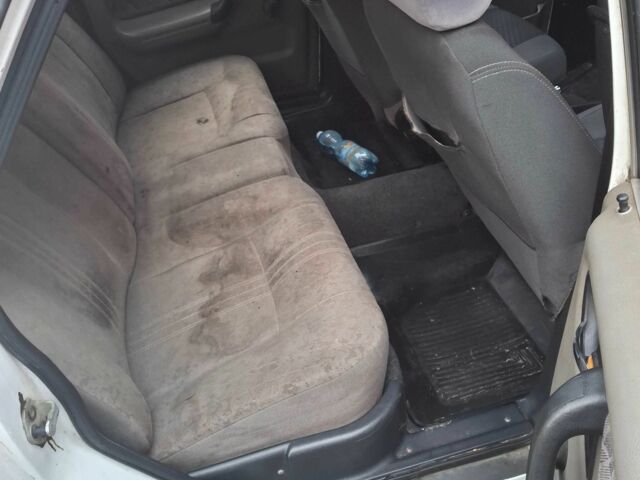 Белый ГАЗ 24-10 Волга, объемом двигателя 2.4 л и пробегом 50 тыс. км за 1000 $, фото 2 на Automoto.ua