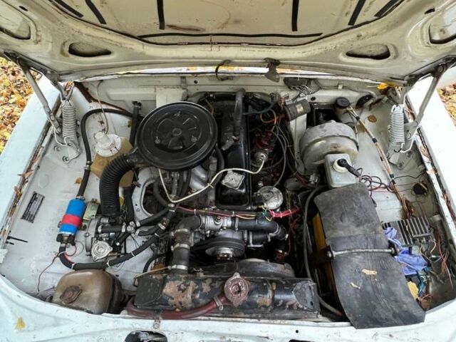 Белый ГАЗ 24-10 Волга, объемом двигателя 2.45 л и пробегом 3 тыс. км за 832 $, фото 6 на Automoto.ua