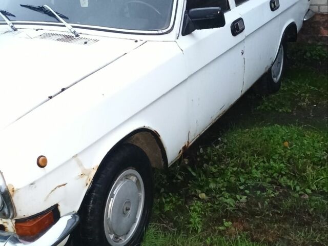 Белый ГАЗ 24-10 Волга, объемом двигателя 2.4 л и пробегом 200 тыс. км за 380 $, фото 2 на Automoto.ua