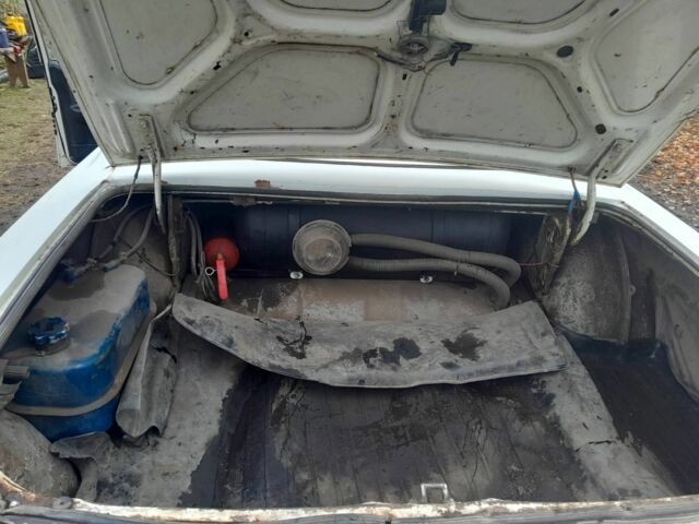 Белый ГАЗ 24-10 Волга, объемом двигателя 2.4 л и пробегом 150 тыс. км за 950 $, фото 6 на Automoto.ua