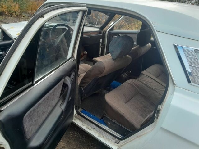 Белый ГАЗ 24-10 Волга, объемом двигателя 2.4 л и пробегом 150 тыс. км за 950 $, фото 1 на Automoto.ua