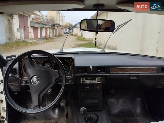 Белый ГАЗ 24-10 Волга, объемом двигателя 2.4 л и пробегом 117 тыс. км за 850 $, фото 5 на Automoto.ua