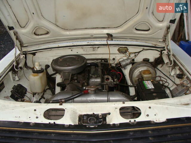 Белый ГАЗ 24-10 Волга, объемом двигателя 2.4 л и пробегом 135 тыс. км за 1500 $, фото 4 на Automoto.ua