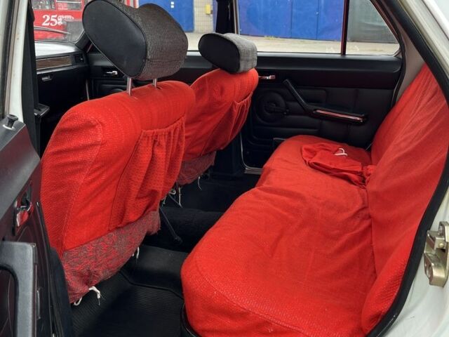 Белый ГАЗ 24-10 Волга, объемом двигателя 2.4 л и пробегом 15 тыс. км за 6000 $, фото 14 на Automoto.ua