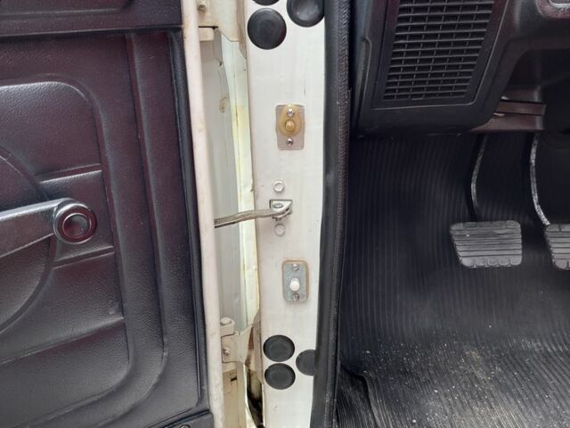 Белый ГАЗ 24-10 Волга, объемом двигателя 2.4 л и пробегом 15 тыс. км за 6000 $, фото 23 на Automoto.ua