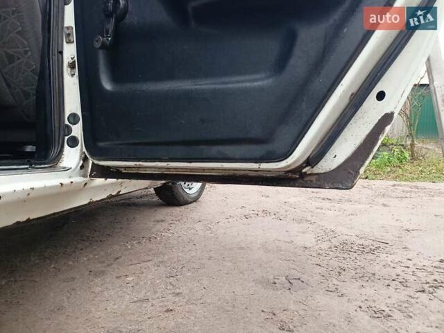 Белый ГАЗ 24-10 Волга, объемом двигателя 2.45 л и пробегом 450 тыс. км за 1200 $, фото 11 на Automoto.ua