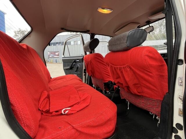 Белый ГАЗ 24-10 Волга, объемом двигателя 2.4 л и пробегом 15 тыс. км за 6000 $, фото 15 на Automoto.ua