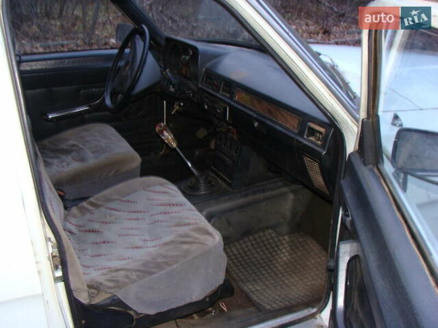 Белый ГАЗ 24-10 Волга, объемом двигателя 2.4 л и пробегом 135 тыс. км за 1500 $, фото 9 на Automoto.ua