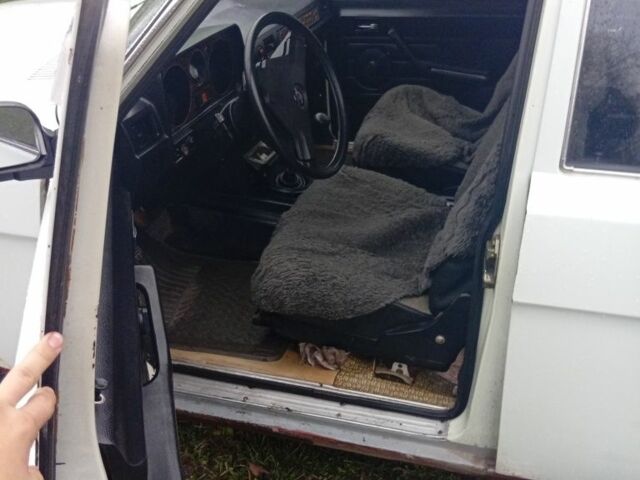 Белый ГАЗ 24-10 Волга, объемом двигателя 0 л и пробегом 30 тыс. км за 750 $, фото 4 на Automoto.ua