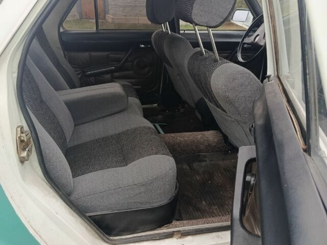 Белый ГАЗ 24-10 Волга, объемом двигателя 2.4 л и пробегом 40 тыс. км за 1300 $, фото 6 на Automoto.ua