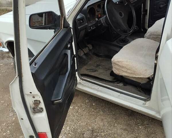 Белый ГАЗ 24-10 Волга, объемом двигателя 2.4 л и пробегом 117 тыс. км за 850 $, фото 7 на Automoto.ua