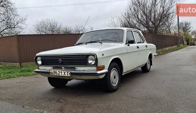 Белый ГАЗ 24-10 Волга, объемом двигателя 2.45 л и пробегом 30 тыс. км за 2500 $, фото 4 на Automoto.ua