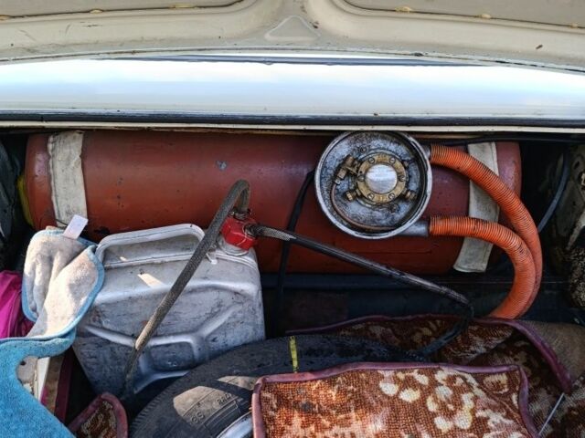 Белый ГАЗ 24-10 Волга, объемом двигателя 2.5 л и пробегом 88 тыс. км за 644 $, фото 3 на Automoto.ua