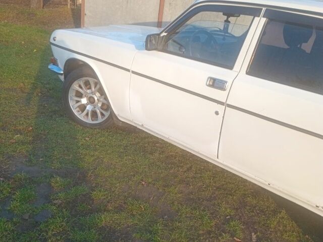 Белый ГАЗ 24-10 Волга, объемом двигателя 2.4 л и пробегом 588 тыс. км за 710 $, фото 2 на Automoto.ua