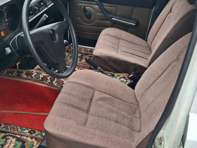 Белый ГАЗ 24-10 Волга, объемом двигателя 2.45 л и пробегом 30 тыс. км за 2500 $, фото 13 на Automoto.ua