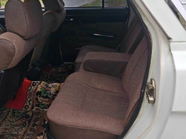 Белый ГАЗ 24-10 Волга, объемом двигателя 2.45 л и пробегом 30 тыс. км за 2500 $, фото 12 на Automoto.ua